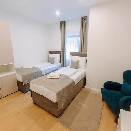 Carmen Apartment *